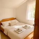 Novoselic Apartman *