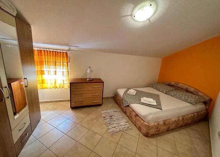 Novoselic Apartmán Vir